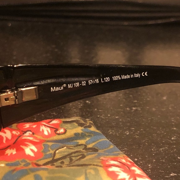 Maui Jim polarized sunglasses w/ soft & hard cases main image 7